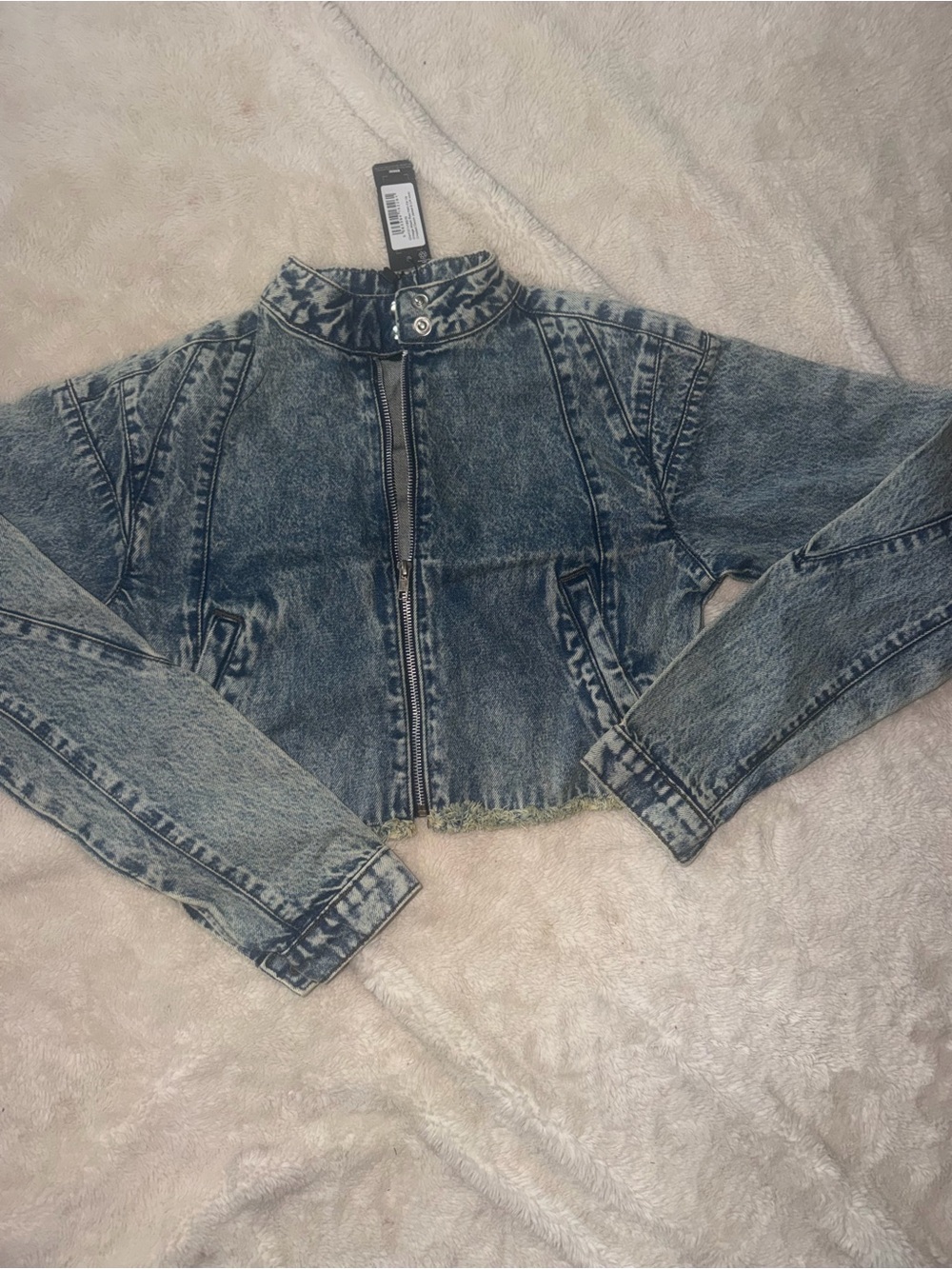 PrettyLittleThing Acid Wash Cropped Denim Jacket - Blue
